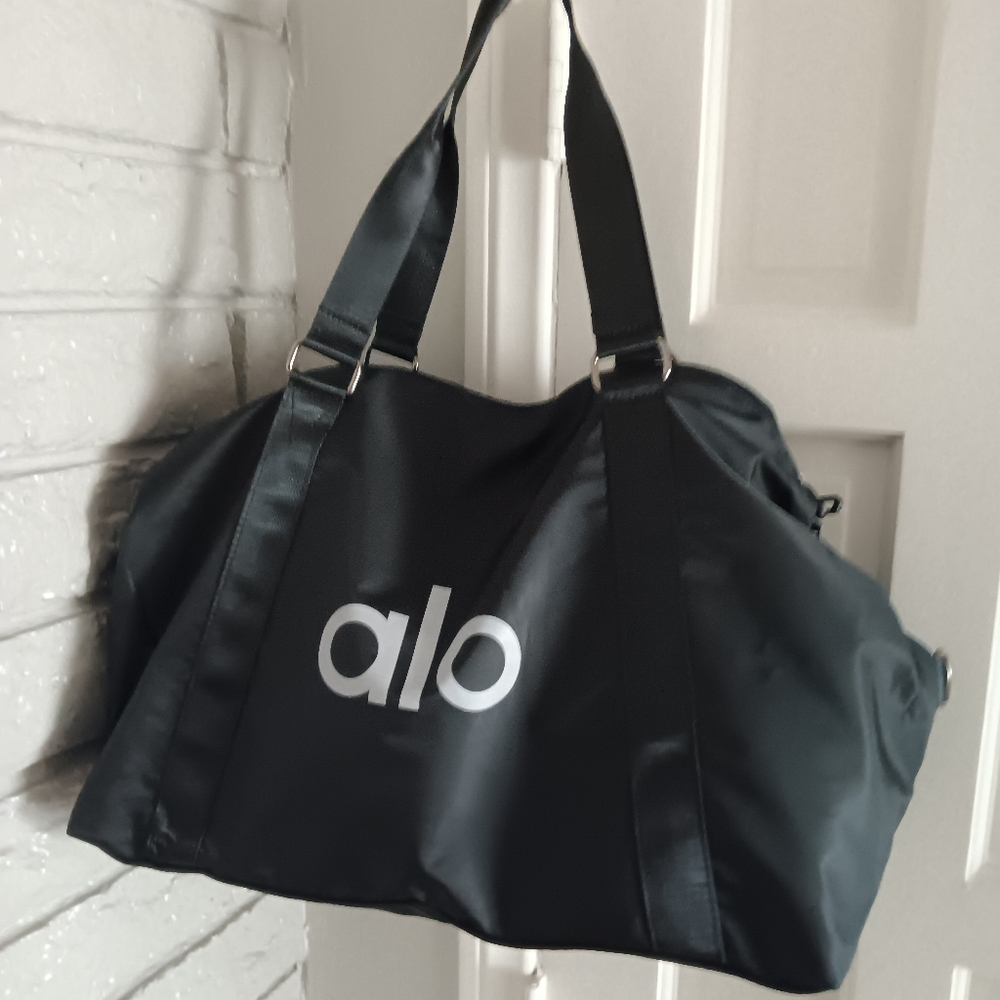 Alo Yoga fitness large pocket bag